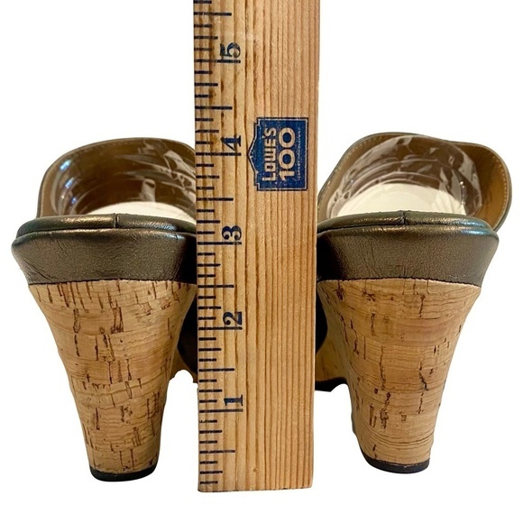 LIKE NEW - SOFT - Pewter Leather & Cork Wedge Two Strap Slip-on Sandals Size 10 - Picture 8 of 9